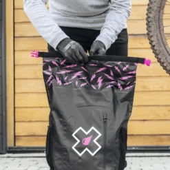 Muc-Off Hogedrukreiniger Moto Set - Zwart/roze 12 Muc-Off Hogedrukreiniger Moto Set - Zwart/roze -Rij Windig Verkoopwinkel 1091 Pressure Washer Lifestyle MTB 5